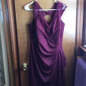Dressbarn maroon knee length dress